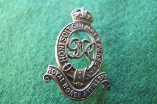 GREAT BRITAIN - ROYAL HORSE ARTILLERY COLLAR BADGE K/C