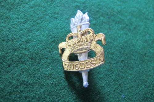 Rhodesia - Pre U.D.I. - Rhodesian Army Education Corps Cap Badge