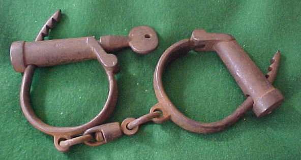 HANDCUFFS VINTAGE COMPLETE WITH KEY