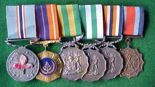SOUTH AFRICA DEFENCE FORCE - GROUP OF 8 MEDALS  WITH MINIATURES INCLUDING PRO MERITO MEDAL