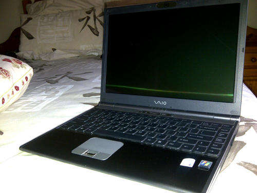 Sony VAIO SZ Series VGN-SZ370P/C - 13.3" - Core 2 Duo T7200 - Win XP Pro - 2 GB RAM - 120 GB HDD spe