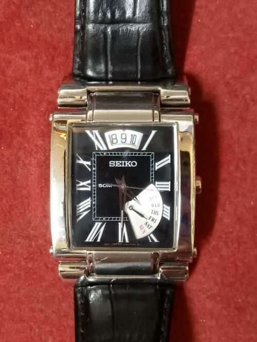 Seiko Men's Quartz Watch - with day indicator window