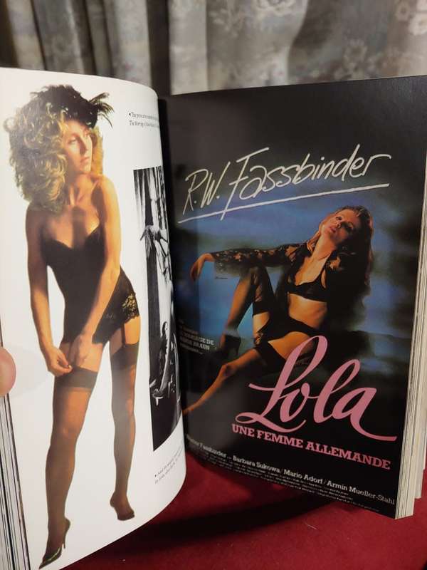 1000 Dessous - A History of Lingerie