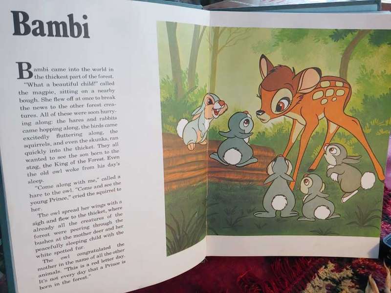 Walt Disney`s Giant Book of Favourites