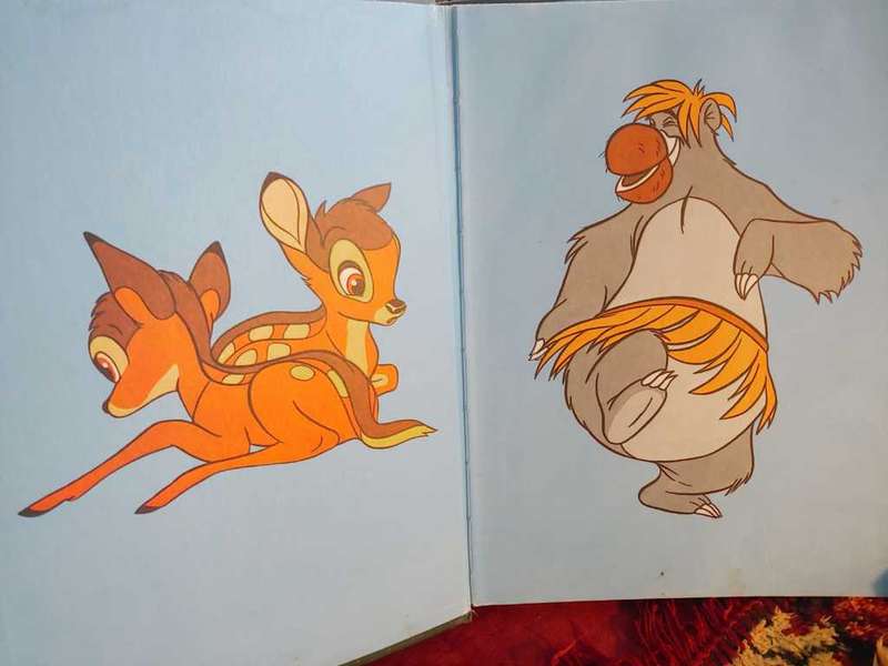 Walt Disney`s Giant Book of Favourites
