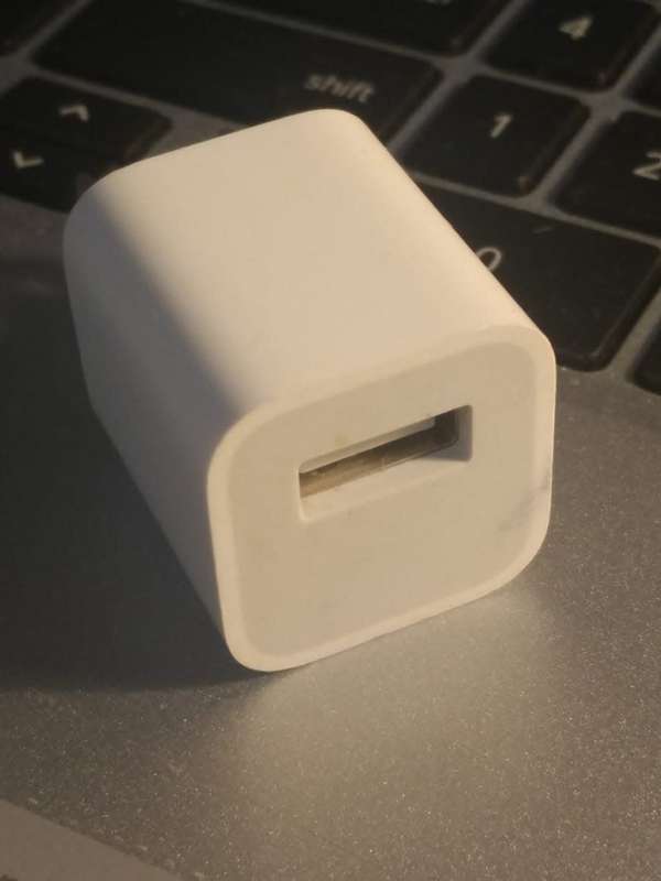 Apple USB 5 V Power Adapter (genuine)