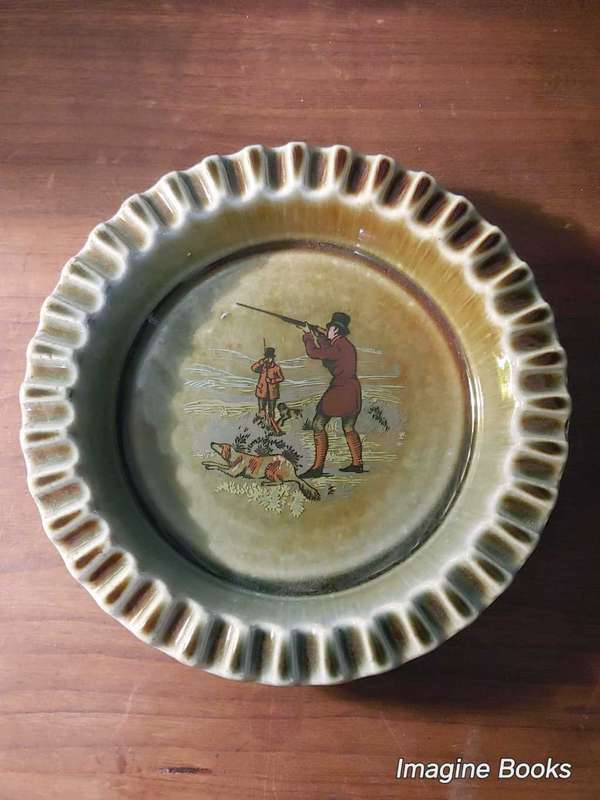 Wade Porcelain Ashtray - Hunting Scene