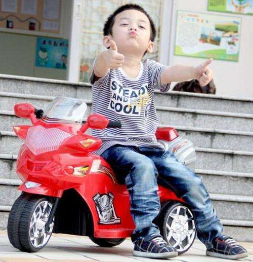 Brand New Battery Powered Ride-on Motorbike (Blue and Red available) (Motorcycle)