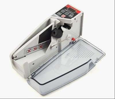 Portable Mini Bill Cash Money Counter, Powered by battery or plug