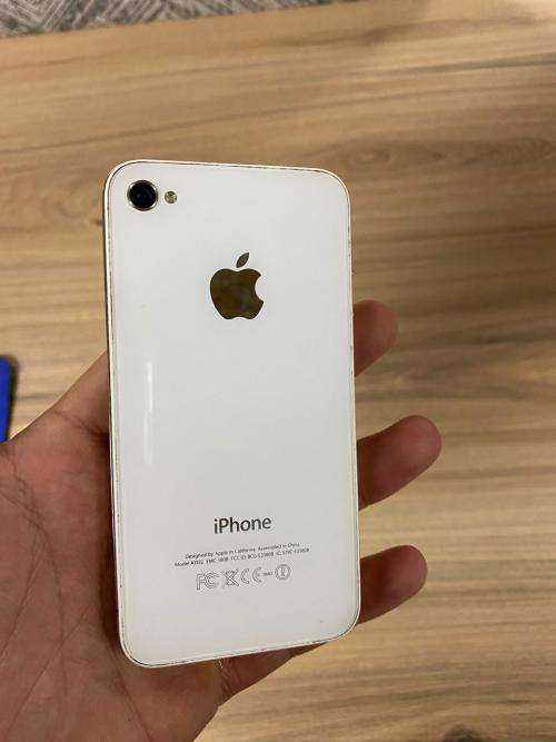iPhone 4 Good Condition