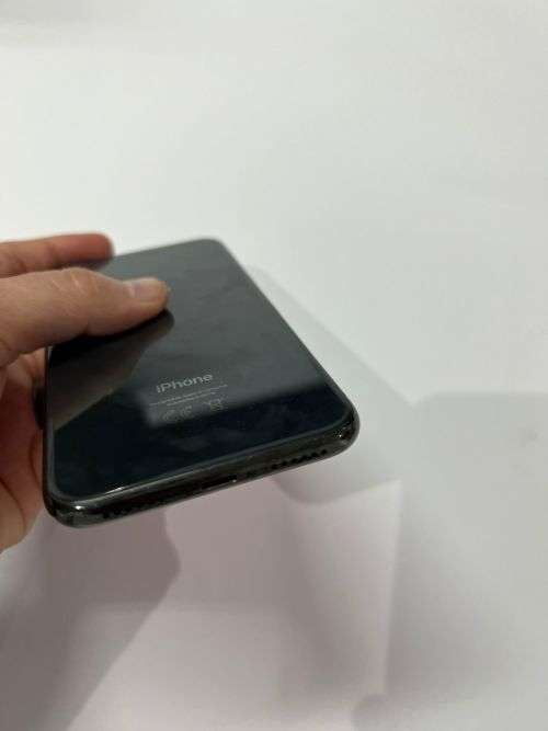 iPhone X 64gb Screen cracked but working