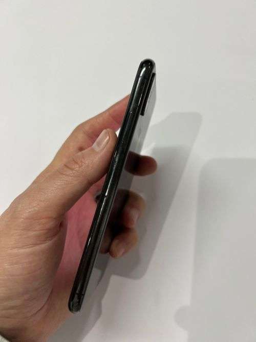 iPhone X 64gb Screen cracked but working