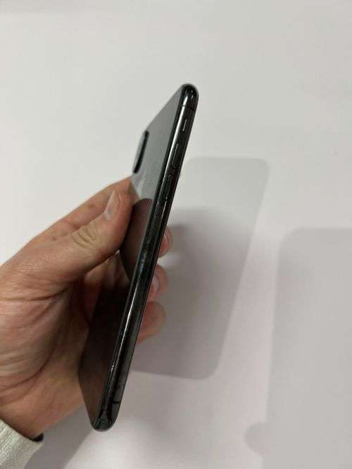 iPhone X 64gb Screen cracked but working