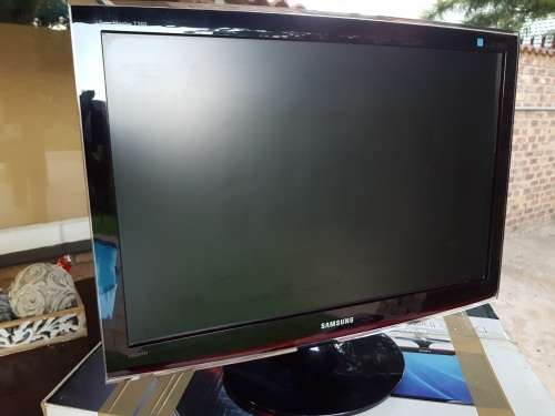 Samsung 26" Monitor, triple input, T260 Syncmaster (REDUCED)!!