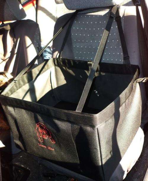 VOYAGER CAR BOOSTER SEAT - MED SIZE BREEDS