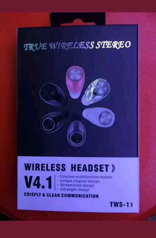 "LOCAL STOCK" New style Bluetooth twin wireless earbuds headphones (WHITE)