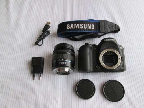 20.3 Megapixals, Digital Camera ,Samsung NX30 , 1080p video HDMI
