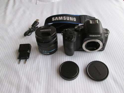 20.3 Megapixals, Digital Camera ,Samsung NX30 , 1080p video HDMI