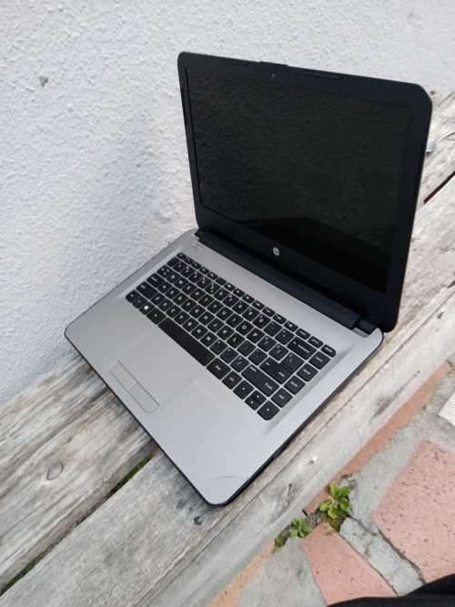 **GIVEAWAY** Super neat HP Laptop