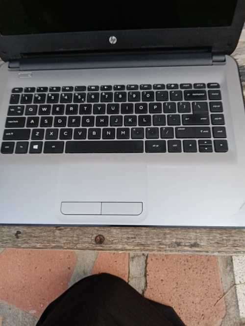 **GIVEAWAY** Super neat HP Laptop