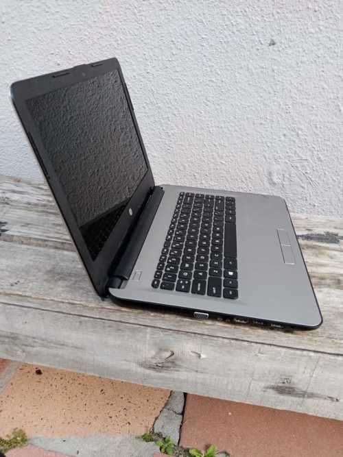 **GIVEAWAY** Super neat HP Laptop