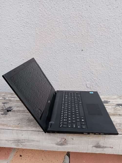 Very Neat, i3 Dell Inspiron Laptop