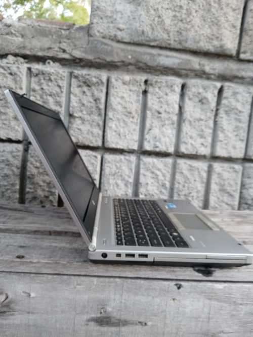 **LATE ENTRY** **AWESOME DEAL** VERY CLEAN HP i5 laptop for sale