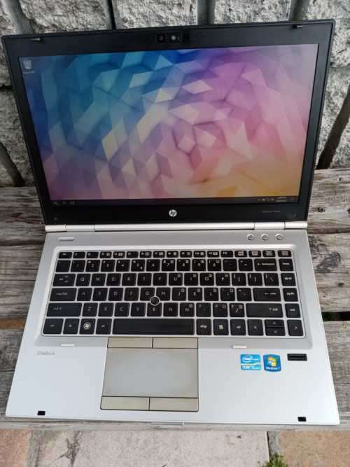 **LATE ENTRY** **AWESOME DEAL** VERY CLEAN HP i5 laptop for sale