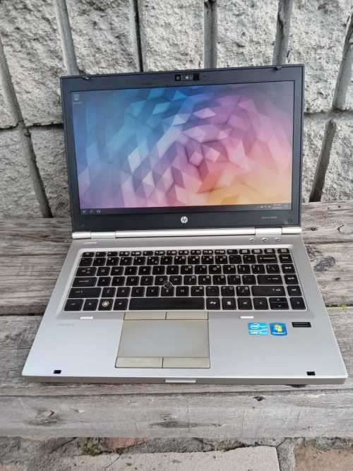 **LATE ENTRY** **AWESOME DEAL** VERY CLEAN HP i5 laptop for sale