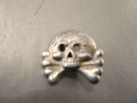 WWII Panzer Division Totenkopf Badge
