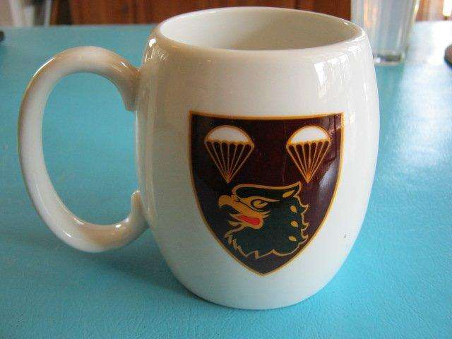 Para bat mug