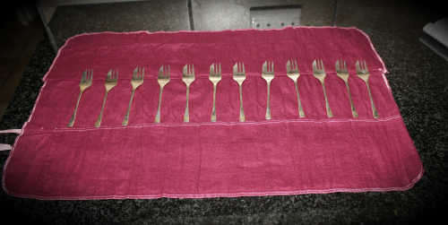 12 Vintage Arthur Price County Plate cake forks 135mm  in Tarnish preventing cloth