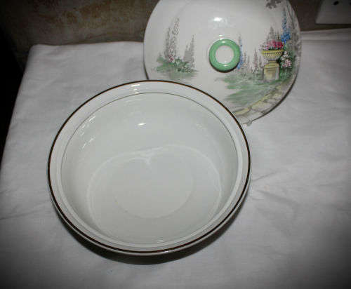 Vintage SHELLY Tureen Made in England 130x240mm