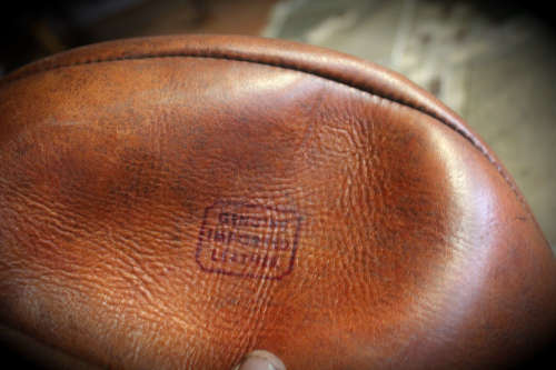 Vintage leather Rugby Ball en very good condition with Bladder can be inflated 126x170mm