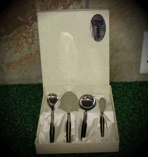 4 Piece Eetrite cake set Box set Box is 177x217x30mm