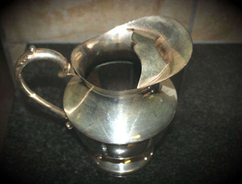 Vintage Victorian plate Jug made in Canada 610g  210x210x150mm bottom damaged