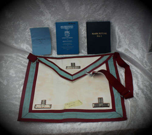 English Mark Apron 400x355mm and 3 books Mark Rituals