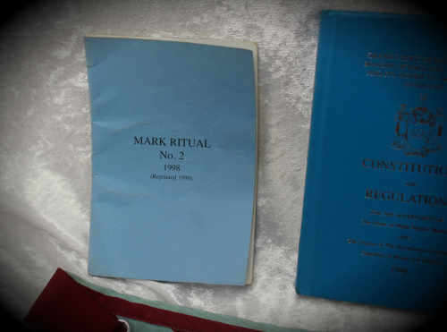 English Mark Apron 400x355mm and 3 books Mark Rituals