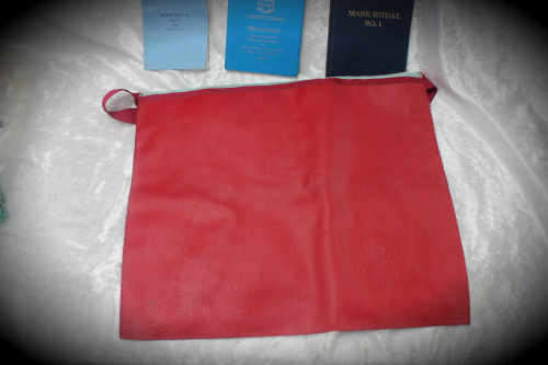 English Mark Apron 400x355mm and 3 books Mark Rituals