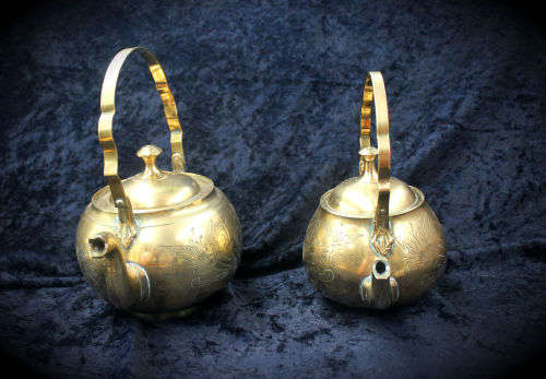 2 Solid Brass Teapots  215x175x130mm (130mm tall without Handle) and 180x160x100mm (115mm)- 1kg