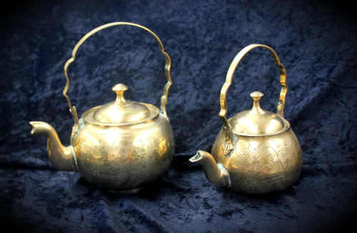 2 Solid Brass Teapots  215x175x130mm (130mm tall without Handle) and 180x160x100mm (115mm)- 1kg