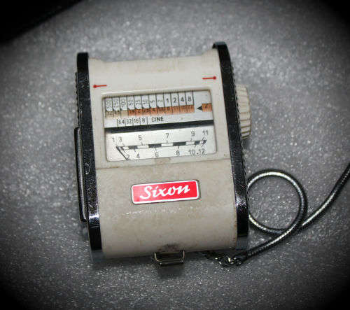 Vintage Gossens `Sixon` exposure meter with Color Finder with Case