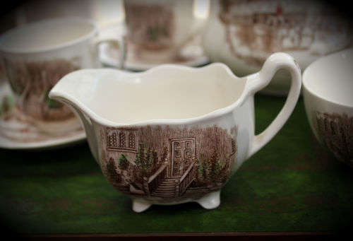 16pc Vintage HADDON HALL Johnson Bros Tea set Pat.no 165838 - (Lid has a chip on the inside)