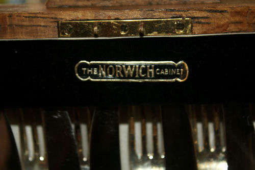 Viners Cutlery set The NorwicH Cabinet- 94pc in lockable Oak Cabinet -see more