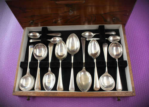Viners Cutlery set The NorwicH Cabinet- 94pc in lockable Oak Cabinet -see more