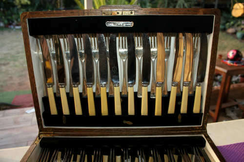 Viners Cutlery set The NorwicH Cabinet- 94pc in lockable Oak Cabinet -see more