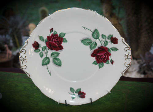 Vintage Royal Standard fine bone China Plate England RED VELVET 263mmx232mm