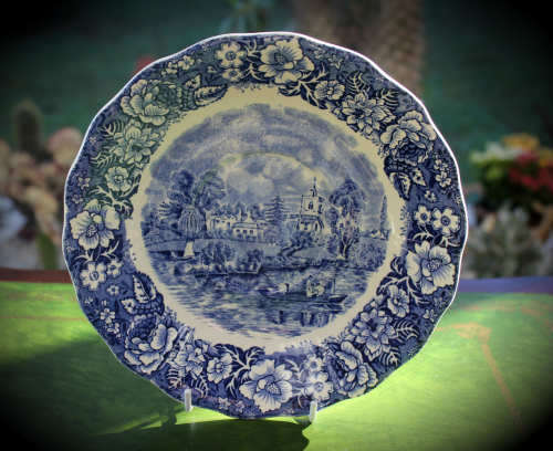 Vintage BRAY BUCKS Thames River Scenes by Palissy Pottery Stafforshire England 185mm