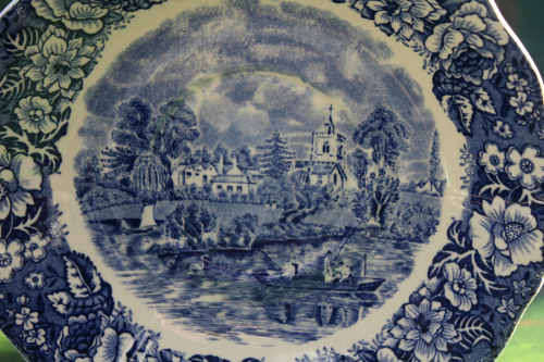 Vintage BRAY BUCKS Thames River Scenes by Palissy Pottery Stafforshire England 185mm