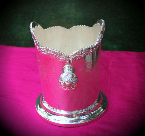 Beautiful Silver Plated Ice Bucket a Sheffield reproduction by MESI Industria Argentina165x140 -825g